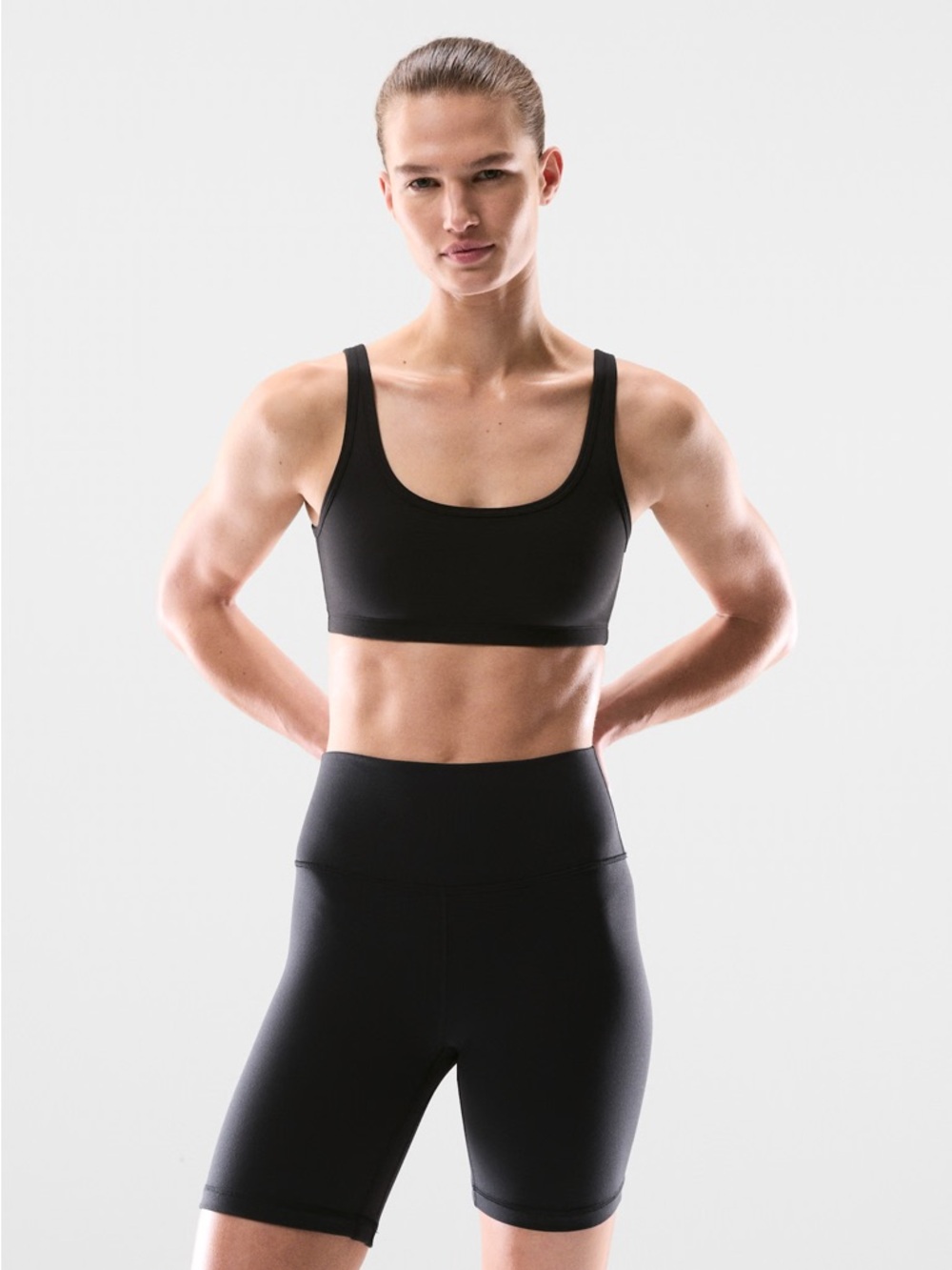 ARITZIA TNA BLACK BIKE SHORTS XL